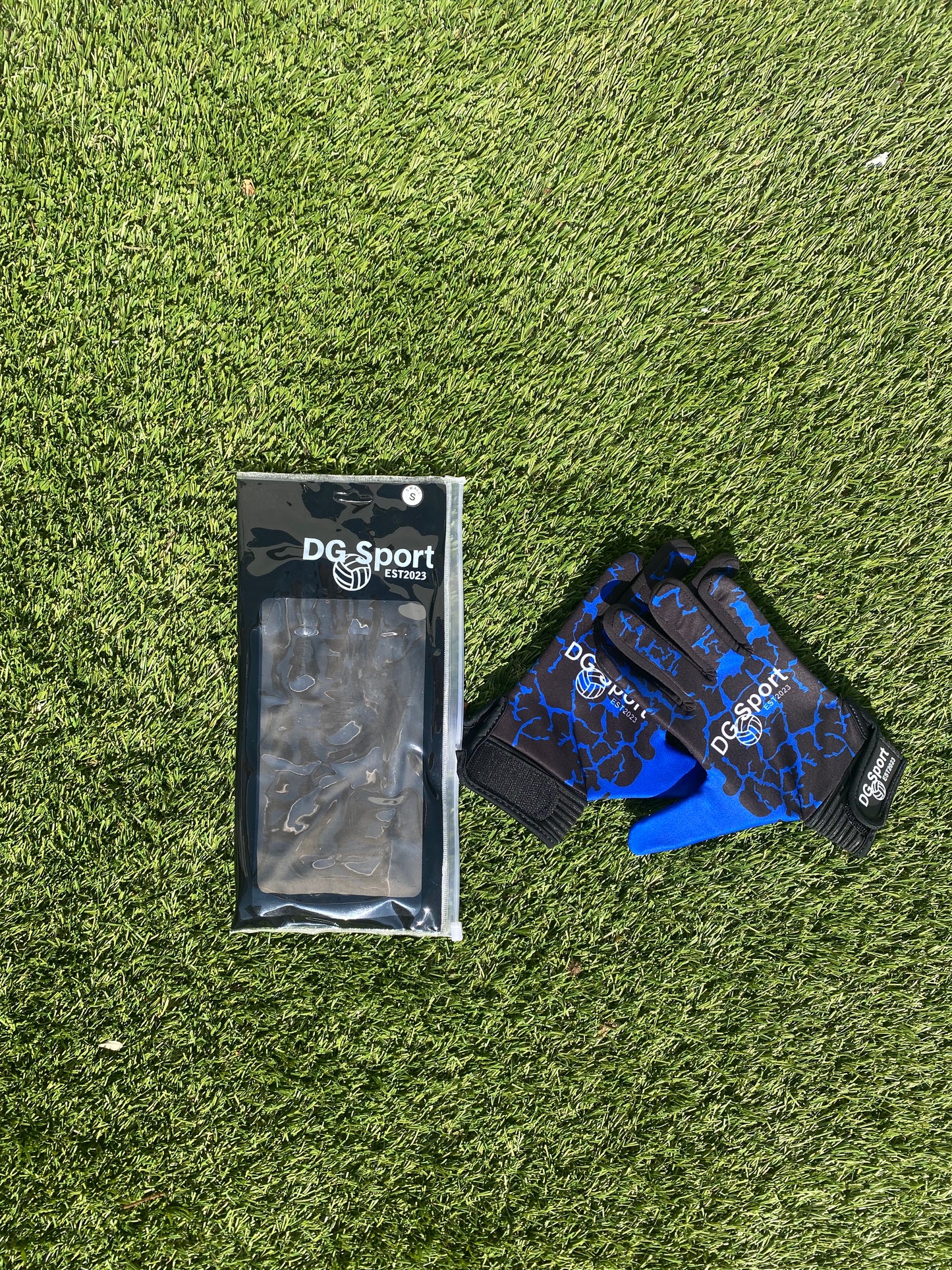 Black and blue lightning gloves